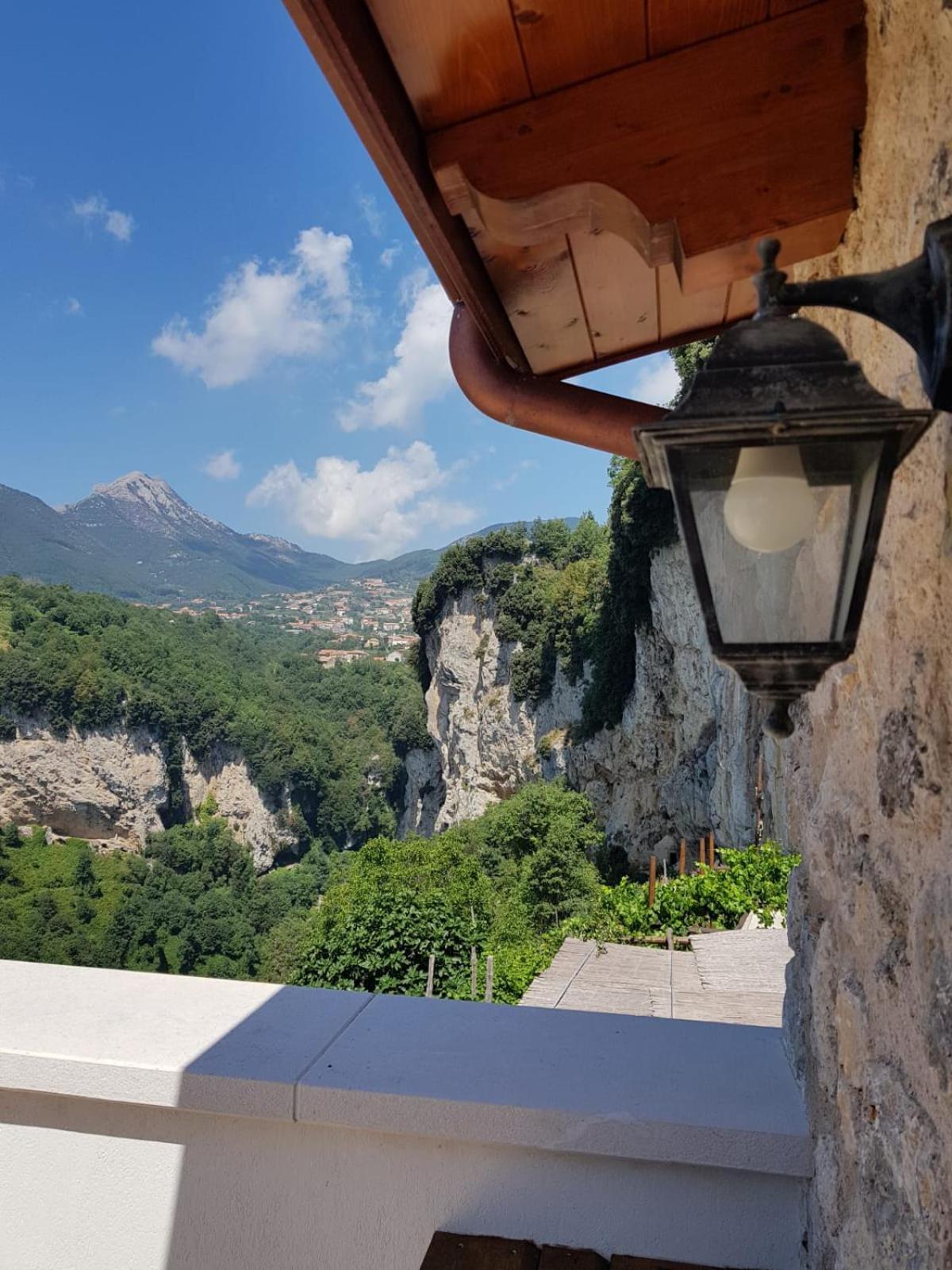 אג'רולה Agriturismo Orrido Di Pino מראה חיצוני תמונה
